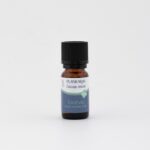 Eterično olje čajevca z Zmajskim znakom Plankaras, ki spodbuja čistost in antibakterijsko delovanje.